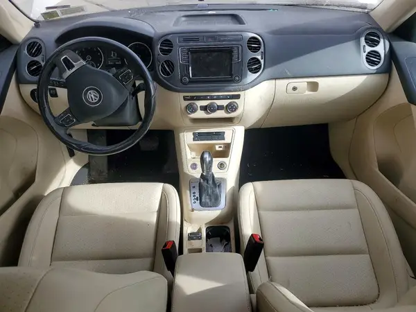 WVGBV7AX3HK015473 2017 VOLKSWAGEN TIGUAN - Image 8