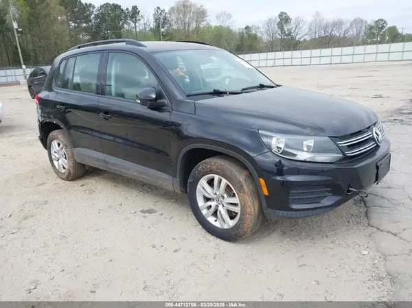 WVGBV7AX3HK022049 2017 VOLKSWAGEN TIGUAN - Image 1