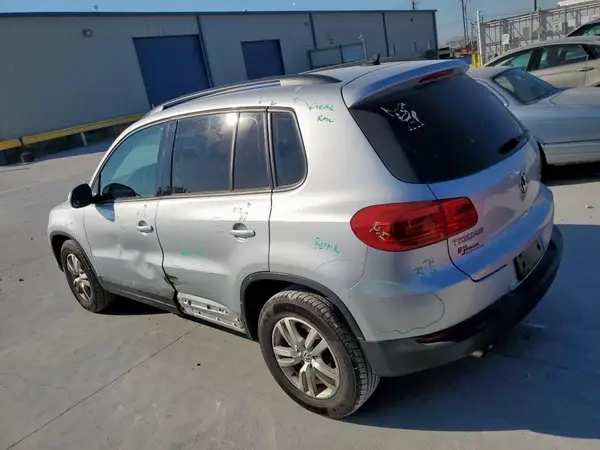 WVGBV7AX3HK023234 2017 VOLKSWAGEN TIGUAN - Image 2