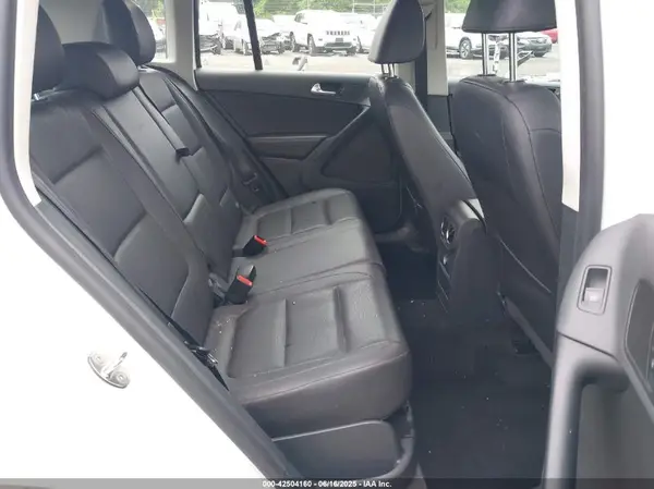 WVGBV7AX3HK025646 2017 VOLKSWAGEN TIGUAN - Image 8