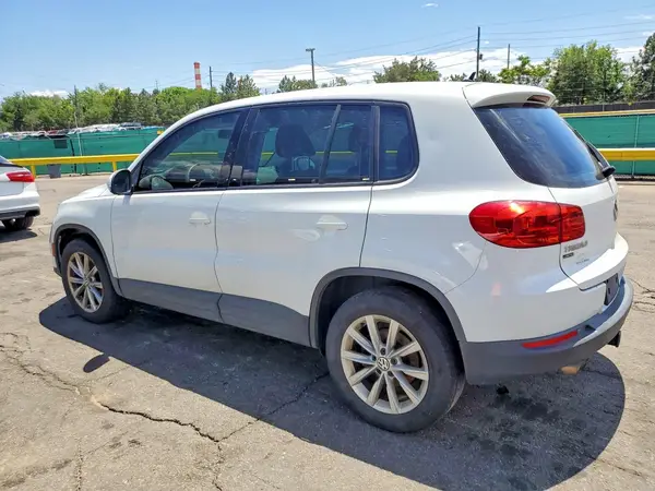 WVGBV7AX3HK046027 2017 VOLKSWAGEN TIGUAN - Image 2