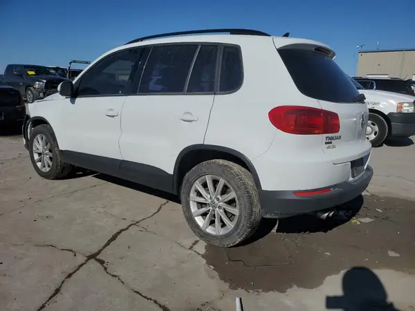 WVGBV7AX3HK047601 2017 VOLKSWAGEN TIGUAN - Image 2
