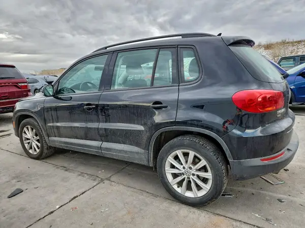 WVGBV7AX3HK050658 2017 VOLKSWAGEN TIGUAN - Image 2