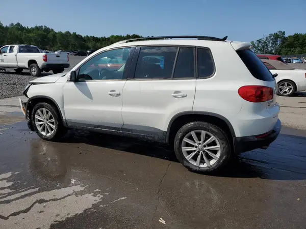 WVGBV7AX3HK050692 2017 VOLKSWAGEN TIGUAN - Image 2