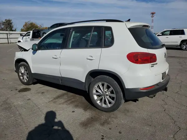 WVGBV7AX3HK051986 2017 VOLKSWAGEN TIGUAN - Image 2