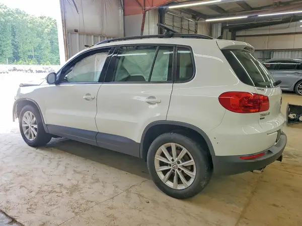 WVGBV7AX3HK052684 2017 VOLKSWAGEN TIGUAN - Image 2