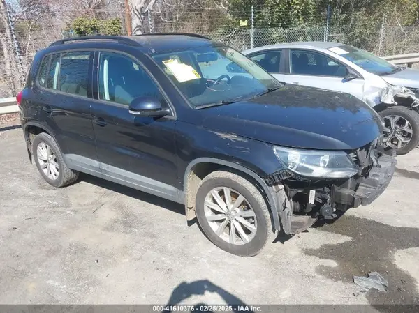 WVGBV7AX3HK053429 2017 VOLKSWAGEN TIGUAN - Image 1