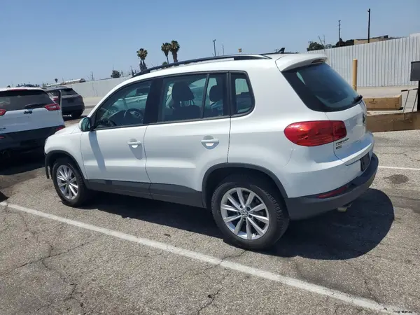 WVGBV7AX3HK054323 2017 VOLKSWAGEN TIGUAN - Image 2