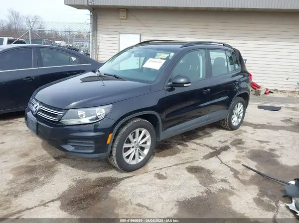 WVGBV7AX3JK002325 2018 VOLKSWAGEN TIGUAN - Image 2