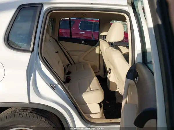 WVGBV7AX4GW008992 2016 VOLKSWAGEN TIGUAN - Image 8