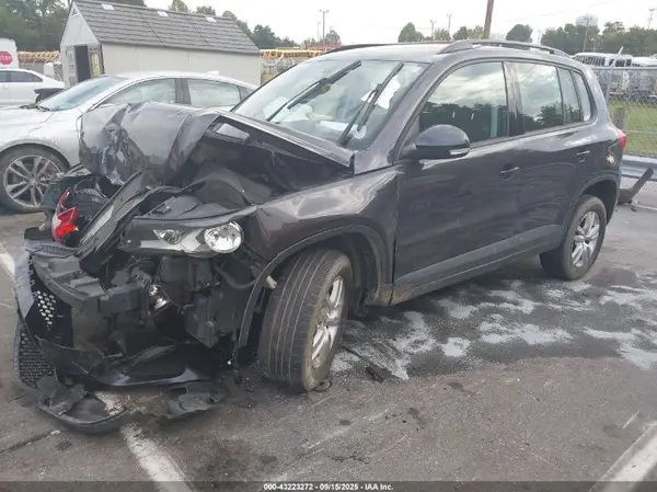 WVGBV7AX4GW564591 2016 VOLKSWAGEN TIGUAN - Image 2