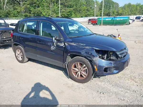 WVGBV7AX4GW576613 2016 VOLKSWAGEN TIGUAN - Image 1