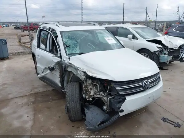 WVGBV7AX4GW582508 2016 VOLKSWAGEN TIGUAN - Image 1