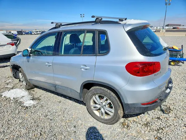 WVGBV7AX4GW582878 2016 VOLKSWAGEN TIGUAN - Image 2
