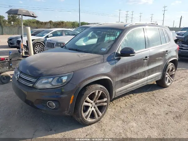 WVGBV7AX4GW608802 2016 VOLKSWAGEN TIGUAN - Image 2