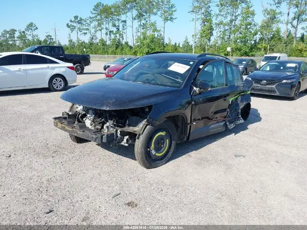 WVGBV7AX4HK000352 2017 VOLKSWAGEN TIGUAN - Image 2