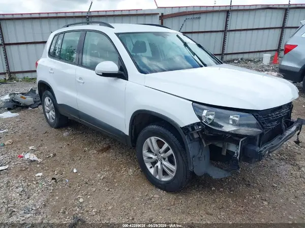 WVGBV7AX4HK005373 2017 VOLKSWAGEN TIGUAN - Image 1