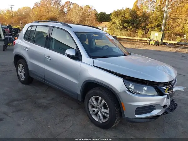 WVGBV7AX4HK023792 2017 VOLKSWAGEN TIGUAN - Image 1