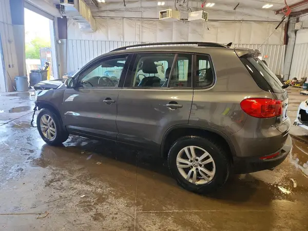 WVGBV7AX4HK028765 2017 VOLKSWAGEN TIGUAN - Image 2