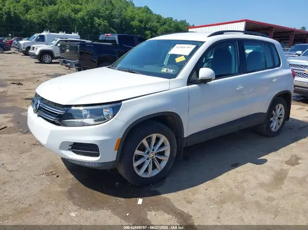 WVGBV7AX4HK050796 2017 VOLKSWAGEN TIGUAN - Image 2