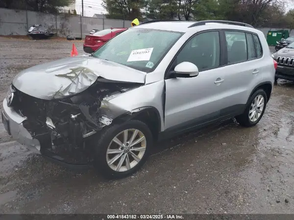 WVGBV7AX4HK051172 2017 VOLKSWAGEN TIGUAN - Image 2