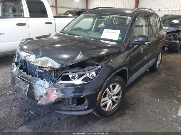 WVGBV7AX5GW013862 2016 VOLKSWAGEN TIGUAN - Image 2