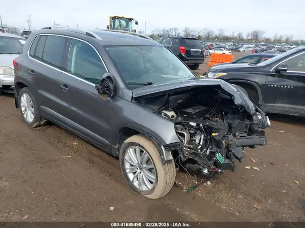 WVGBV7AX5GW581030 2016 VOLKSWAGEN TIGUAN - Image 1