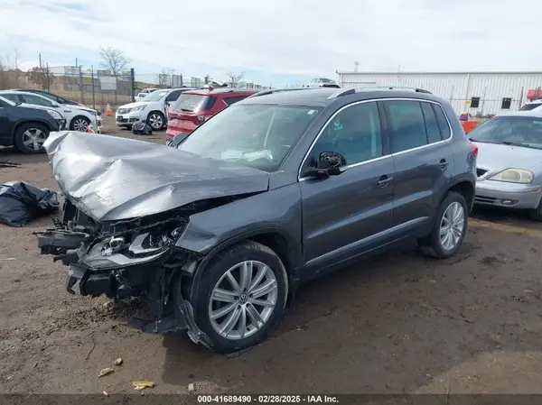 WVGBV7AX5GW581030 2016 VOLKSWAGEN TIGUAN - Image 2