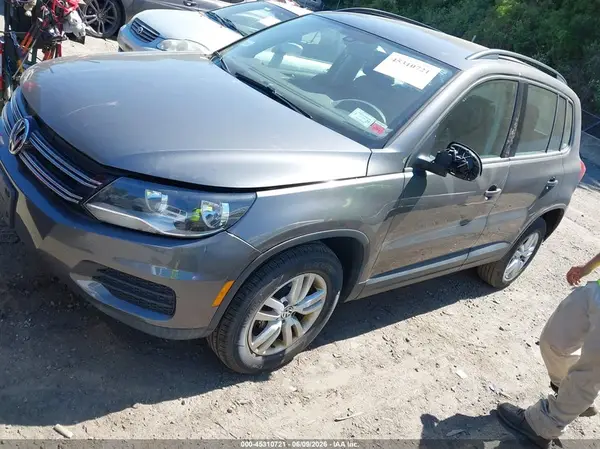 WVGBV7AX5GW599673 2016 VOLKSWAGEN TIGUAN - Image 2
