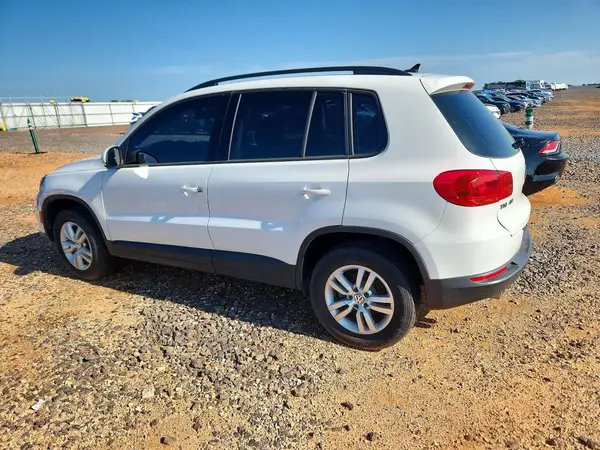 WVGBV7AX5HK006452 2017 VOLKSWAGEN TIGUAN - Image 2