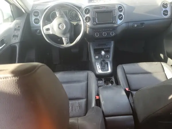 WVGBV7AX5HK011084 2017 VOLKSWAGEN TIGUAN - Image 8