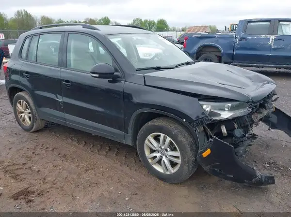 WVGBV7AX5HK019458 2017 VOLKSWAGEN TIGUAN - Image 1