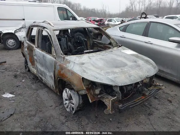 WVGBV7AX5HK025146 2017 VOLKSWAGEN TIGUAN - Image 1