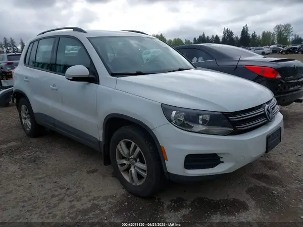 WVGBV7AX5HK025695 2017 VOLKSWAGEN TIGUAN - Image 1