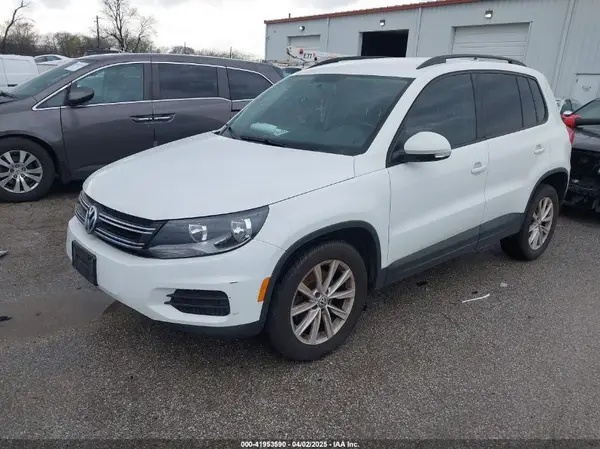 WVGBV7AX5HK043842 2017 VOLKSWAGEN TIGUAN - Image 2