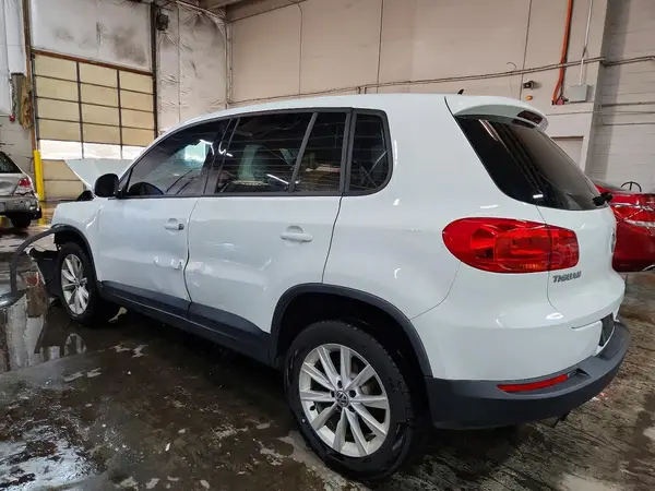 WVGBV7AX5HK047308 2017 VOLKSWAGEN TIGUAN - Image 2