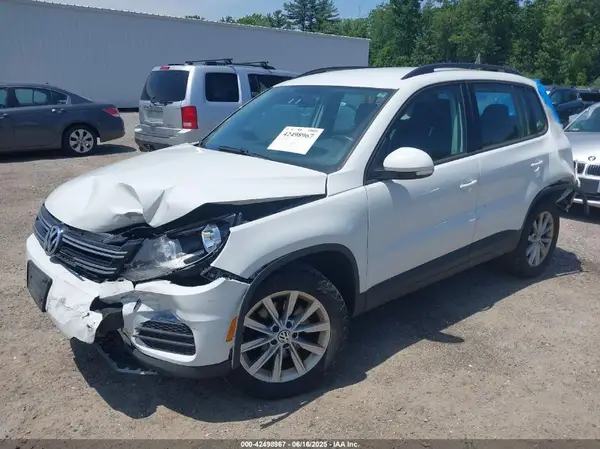 WVGBV7AX5HK049639 2017 VOLKSWAGEN TIGUAN - Image 2
