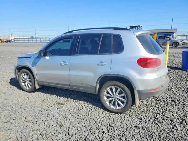 WVGBV7AX5HK052430 2017 VOLKSWAGEN TIGUAN - Image 2
