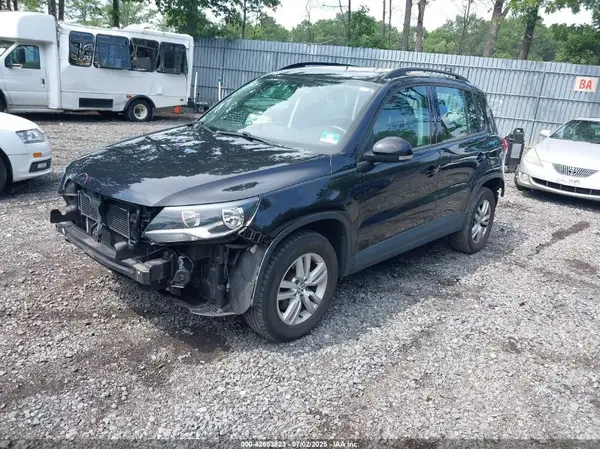 WVGBV7AX6GK000299 2016 VOLKSWAGEN TIGUAN - Image 2