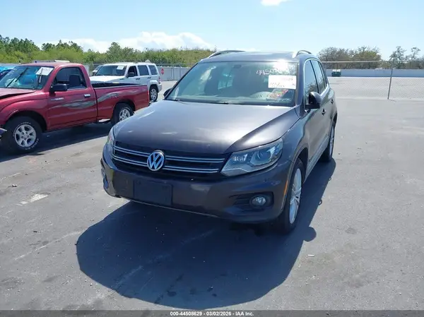 WVGBV7AX6GW580419 2016 VOLKSWAGEN TIGUAN - Image 2