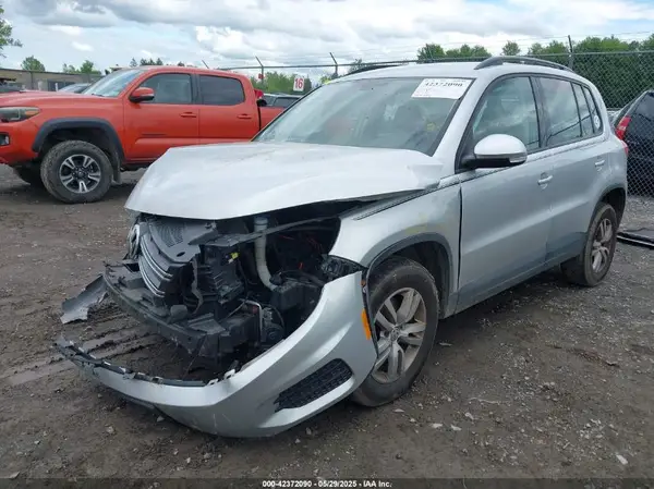 WVGBV7AX6GW584857 2016 VOLKSWAGEN TIGUAN - Image 2