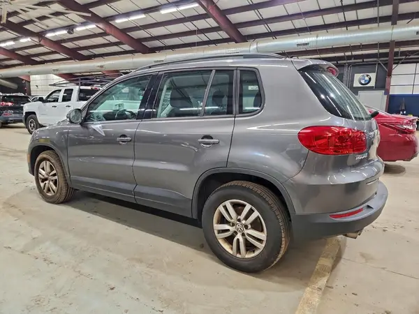 WVGBV7AX6GW602810 2016 VOLKSWAGEN TIGUAN - Image 2