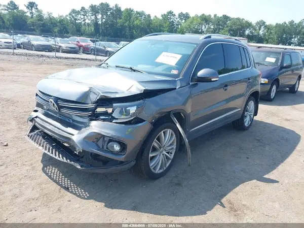 WVGBV7AX6GW607215 2016 VOLKSWAGEN TIGUAN - Image 2