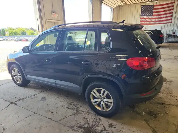 WVGBV7AX6HK015211 2017 VOLKSWAGEN TIGUAN - Image 2