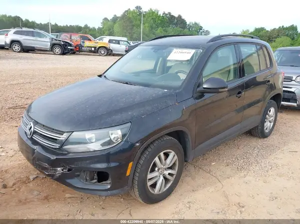 WVGBV7AX6HK027679 2017 VOLKSWAGEN TIGUAN - Image 2