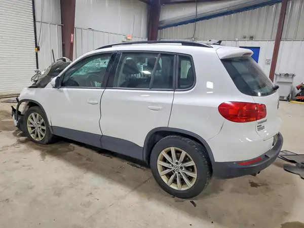 WVGBV7AX6HK047706 2017 VOLKSWAGEN TIGUAN - Image 2