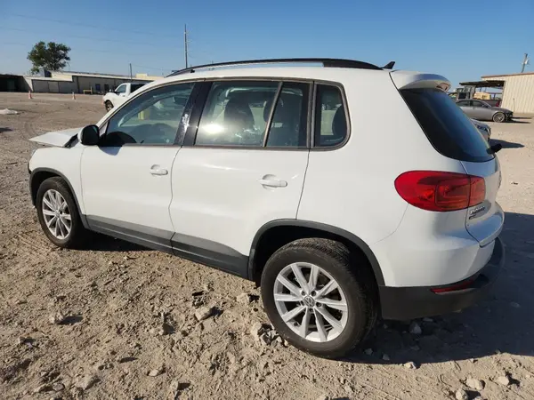 WVGBV7AX6HK054039 2017 VOLKSWAGEN TIGUAN - Image 2