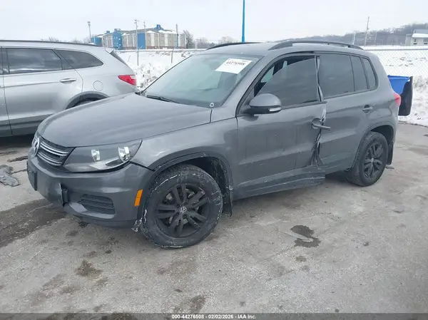 WVGBV7AX7GW559899 2016 VOLKSWAGEN TIGUAN - Image 2