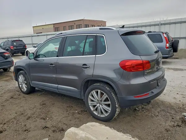 WVGBV7AX7GW560647 2016 VOLKSWAGEN TIGUAN - Image 2