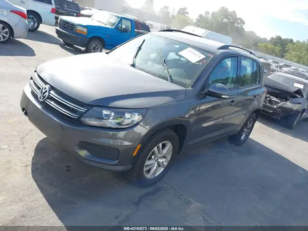 WVGBV7AX7GW582549 2016 VOLKSWAGEN TIGUAN - Image 2